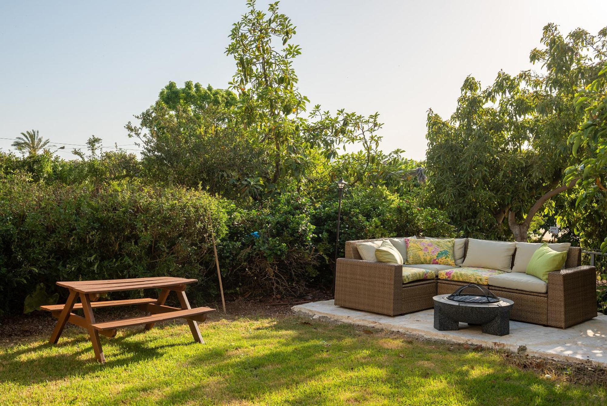 Bar-On Vacation Resort - Nature, Culture, Tours & Tastes Near Nahariyya - בר-און ריזורט, בתי מפונים , טבע, תרבות, סיורים וקולינריה Ben 'Ammi Rum bild