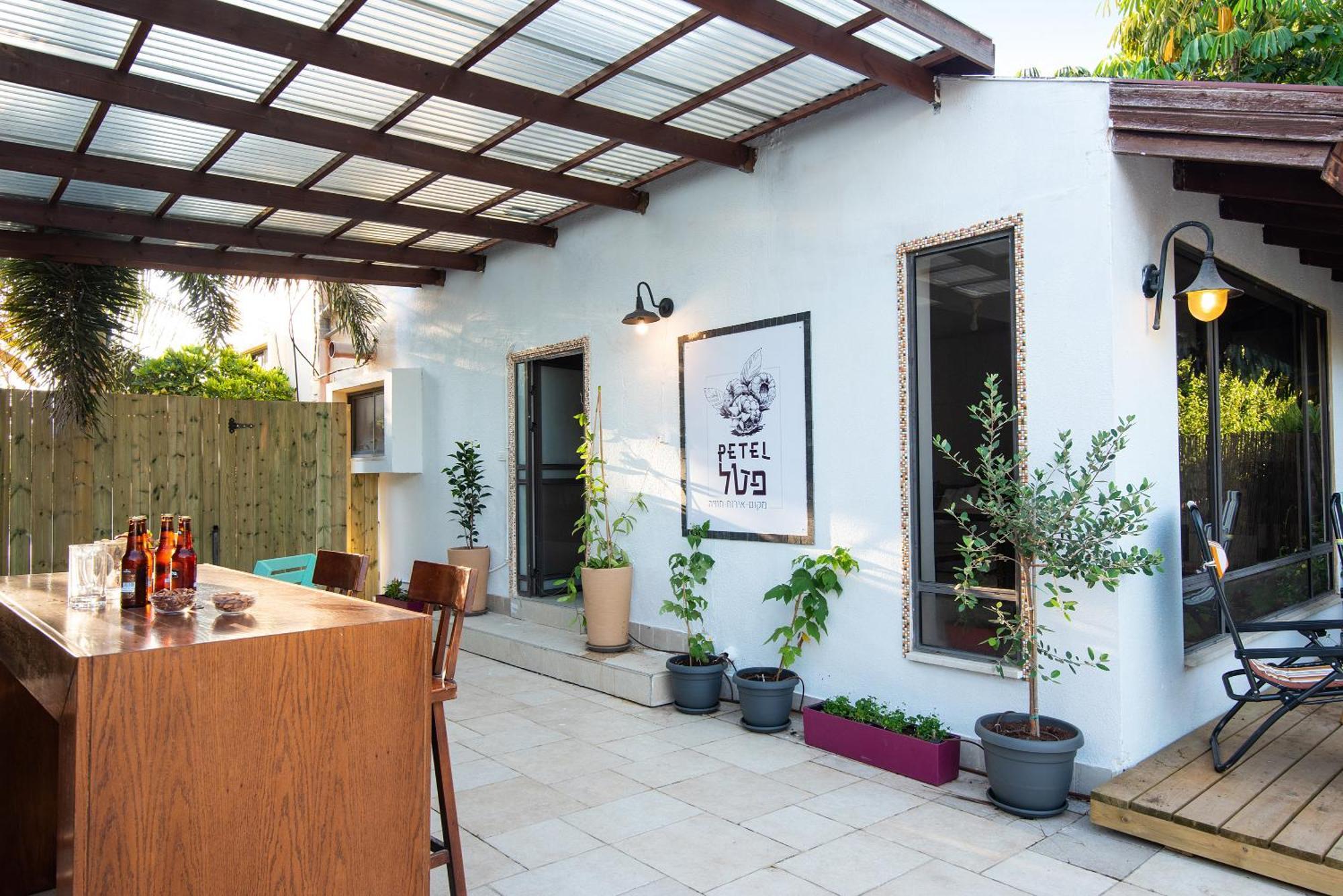 Bar-On Vacation Resort - Nature, Culture, Tours & Tastes Near Nahariyya - בר-און ריזורט, בתי מפונים , טבע, תרבות, סיורים וקולינריה Ben 'Ammi Rum bild